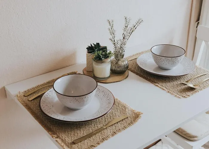Bohemian Loft With View! דירה *