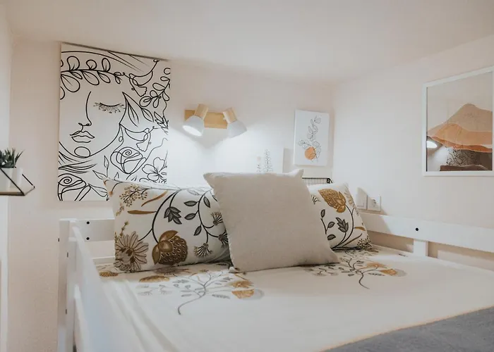 דירה Bohemian Loft With View! *